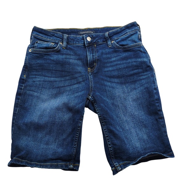 Calvin Klein Jeans Pants - Calvin Klein jeans Sz 10 Blue Denim mid wash Bermuda shorts Inseam 8"